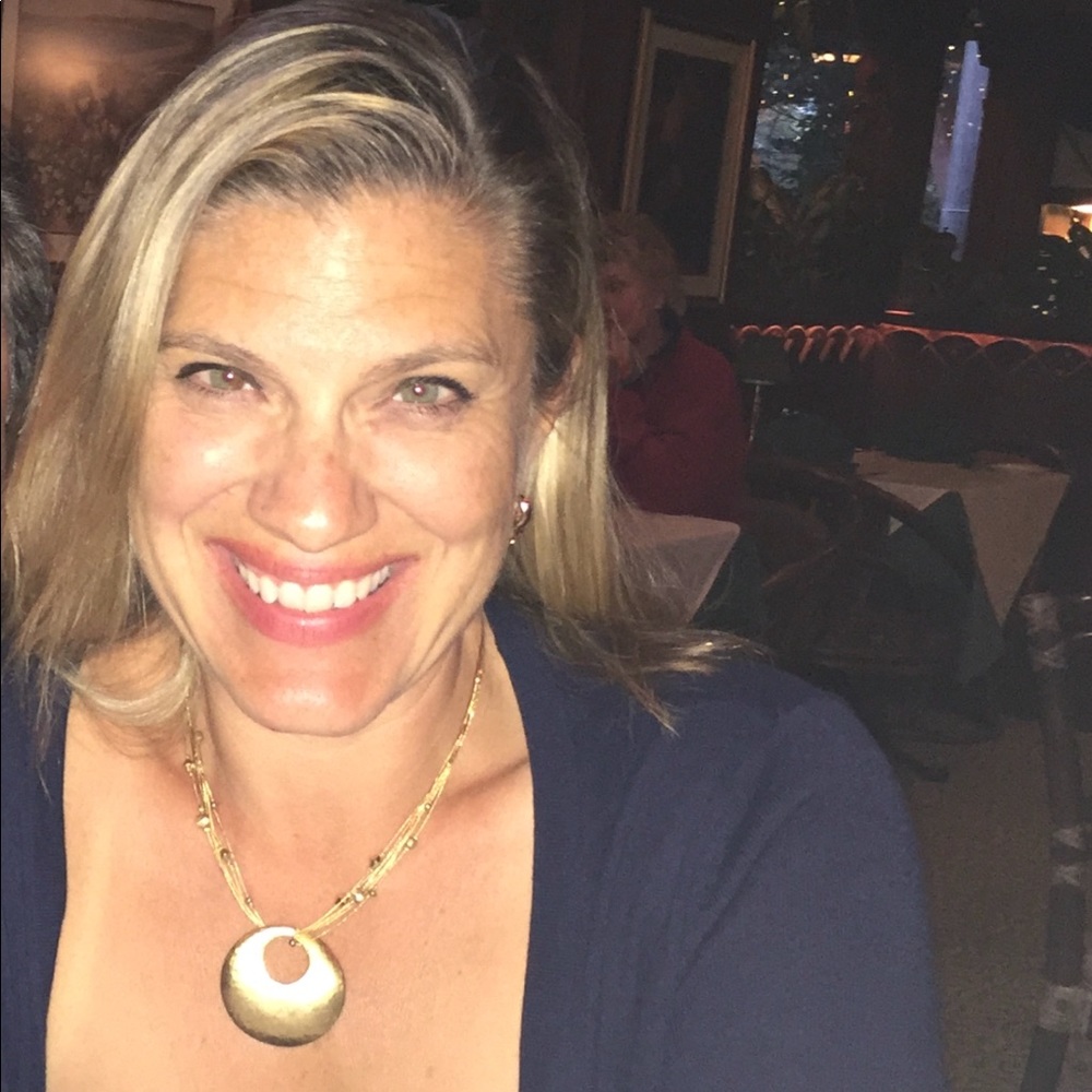 Meet your Posher, Angela